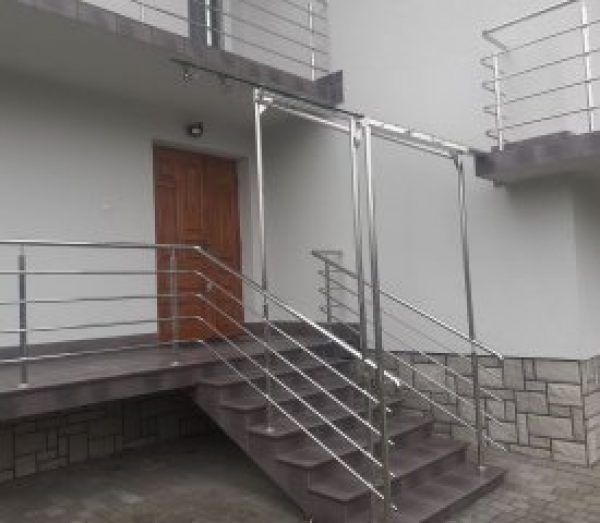 STAINLESS STEEL STAIR BARRIERS 