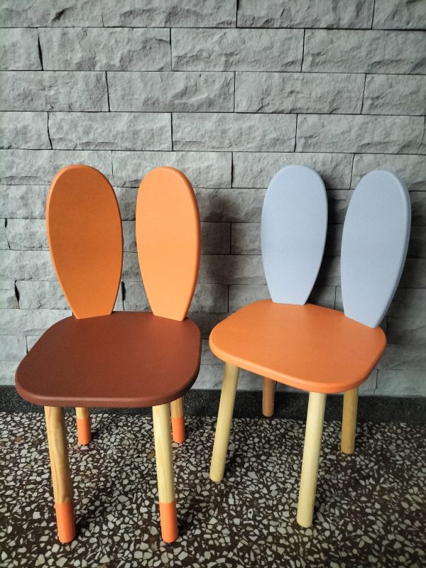 CHILDRENS WOODEN CHAIRS 