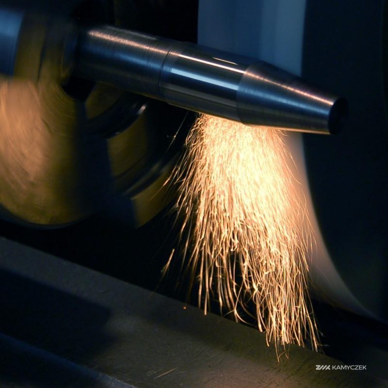 PRECISE GRINDING OF SHAFTS