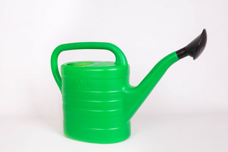 PLASTIC GARDEN WATERING CANS