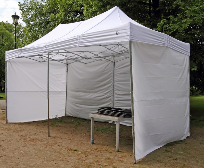 SQUARE-SHAPED ADVERTISING TENTS 