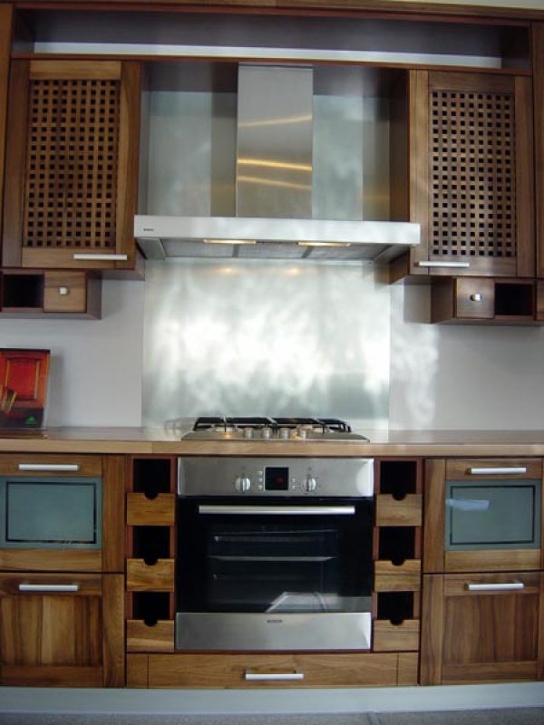 BUILT-IN KITCHEN FURNITURE 