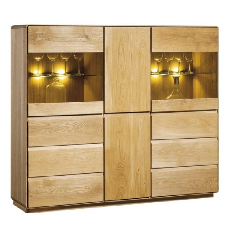 OAKEN CHESTS OF DRAWERS