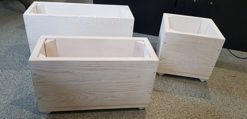 GARDEN WOODEN  FLOWER POTS