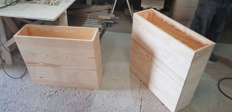 GARDEN WOODEN  FLOWER POTS