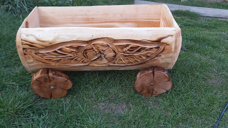 WOODEN FLOWERPOTS