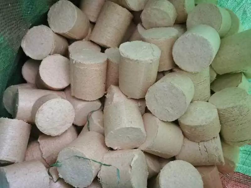 WOOD BRIQUETTES 