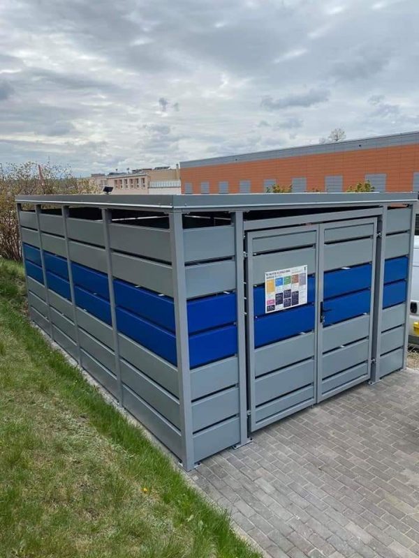 STEEL UMBRELLA ROOFS 