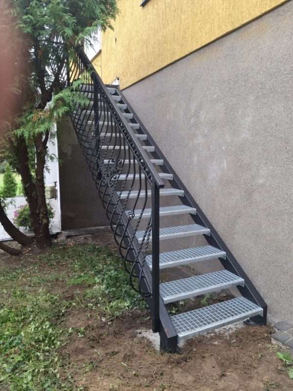 METAL STAIRS 