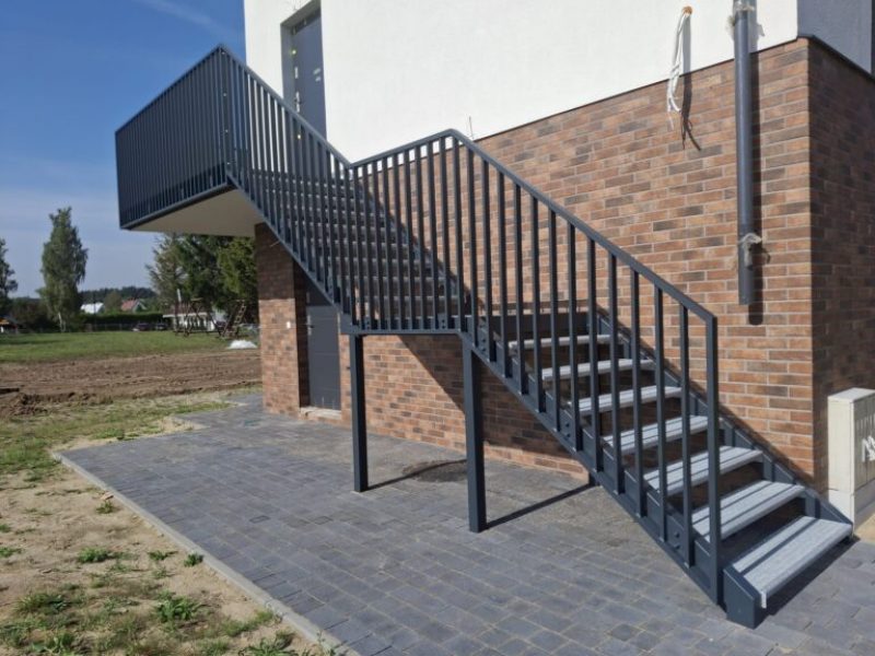 METAL STAIRS 