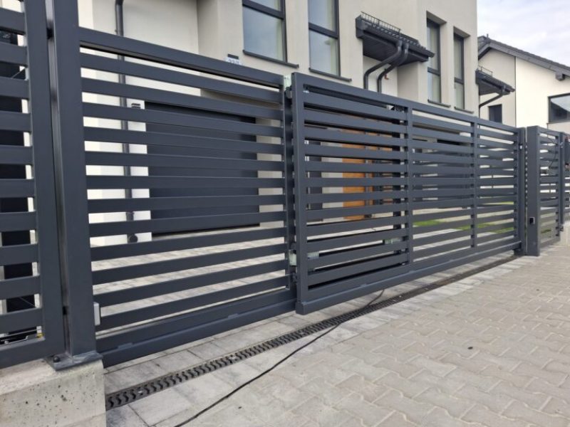 METAL FENCES 