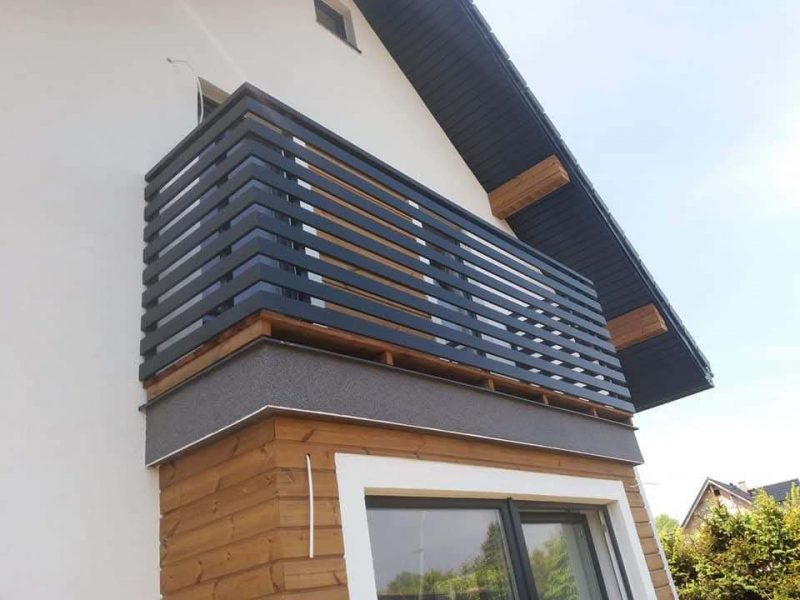 EXTERNAL METAL BALUSTRADES 