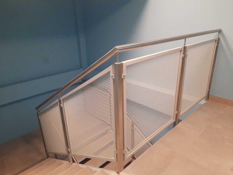 METAL STAIR RAILINGS 