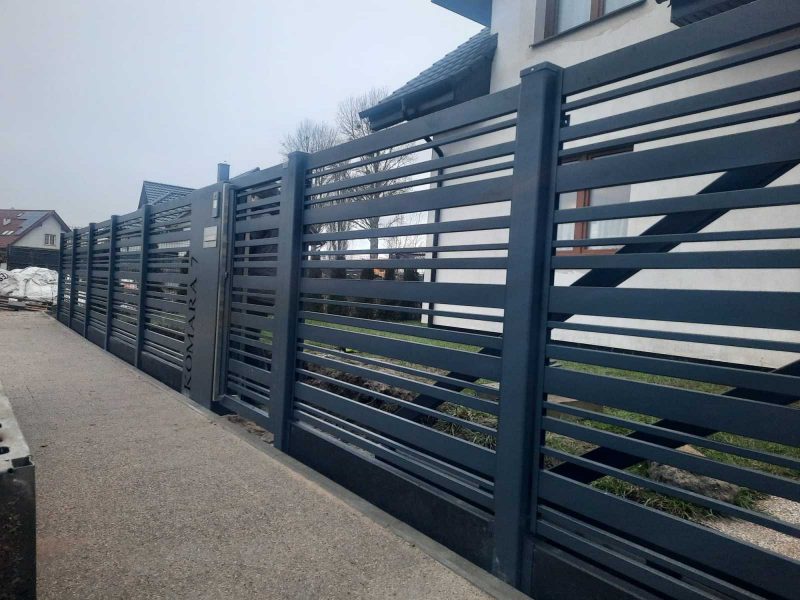 METAL FENCES 
