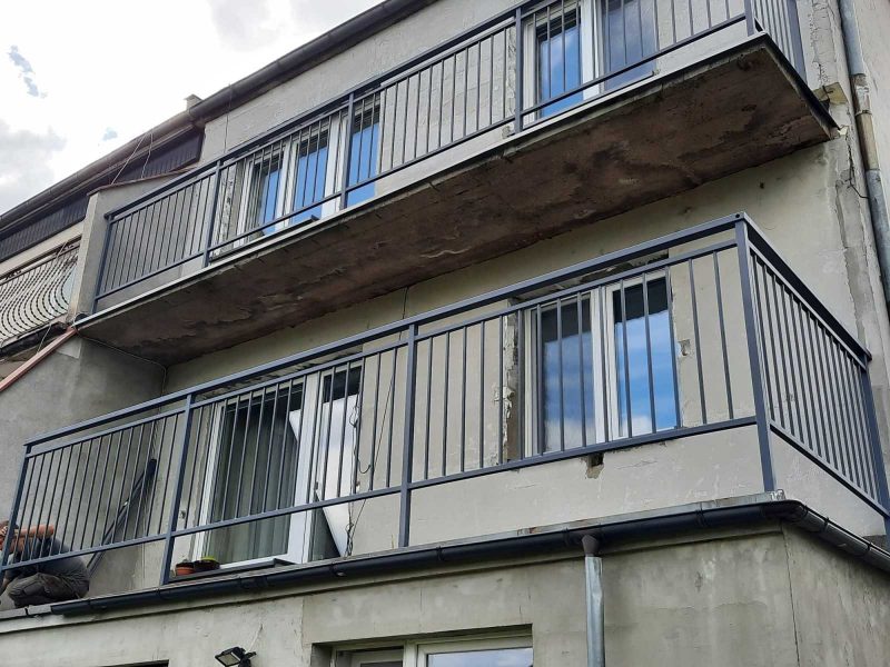 METAL BALCONY RAILINGS 