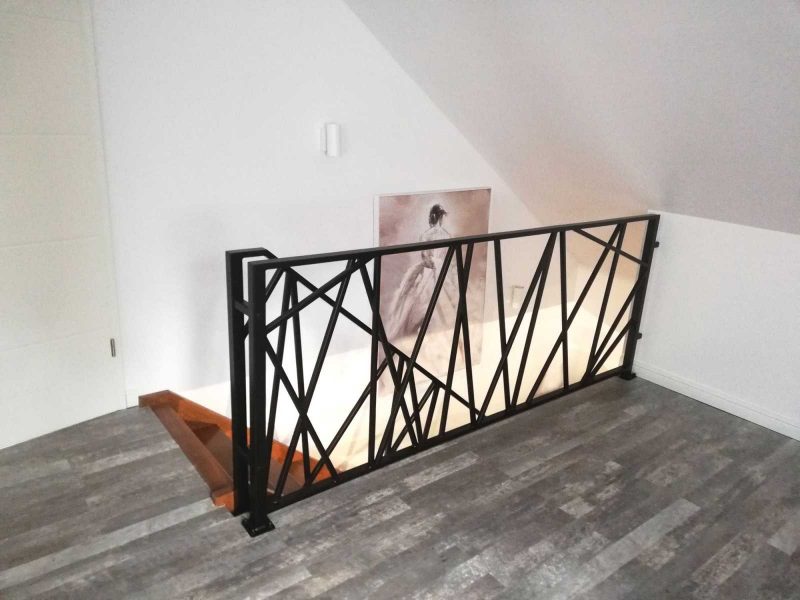 METAL STAIR RAILINGS 