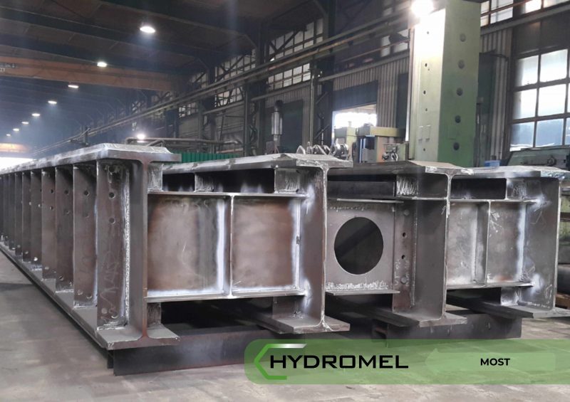 LARGE-SIZE STEEL STRUCTURES 