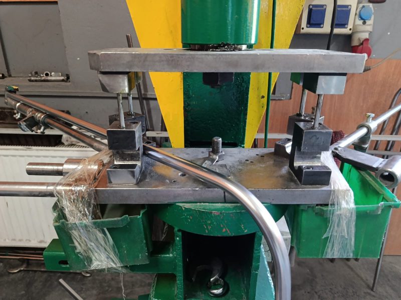 BENT STEEL TUBE ELEMENTS 