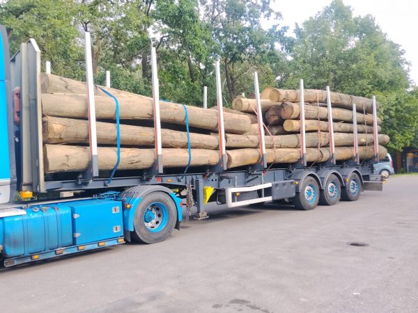 ROUND ASH WOOD WITH BARK