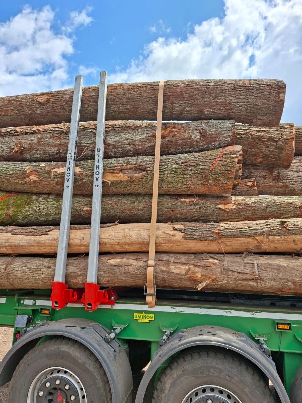 image ROUND OAK WOOD WITH BARK  EUROEXPO-NET